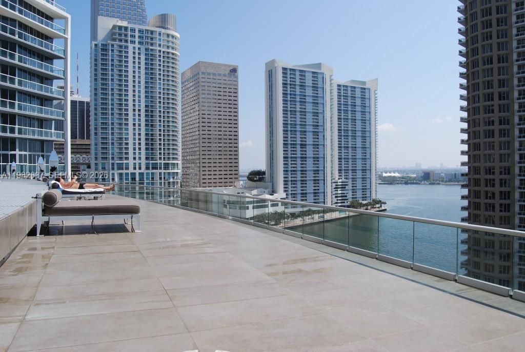 For Sale: $860,000 (2 beds, 2 baths, 1255 Square Feet)