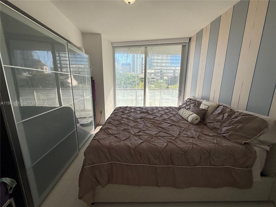 For Sale: $860,000 (2 beds, 2 baths, 1255 Square Feet)