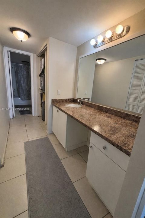 For Sale: $115,000 (1 beds, 1 baths, 800 Square Feet)