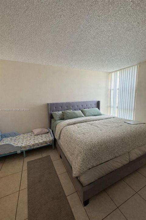 For Sale: $115,000 (1 beds, 1 baths, 800 Square Feet)