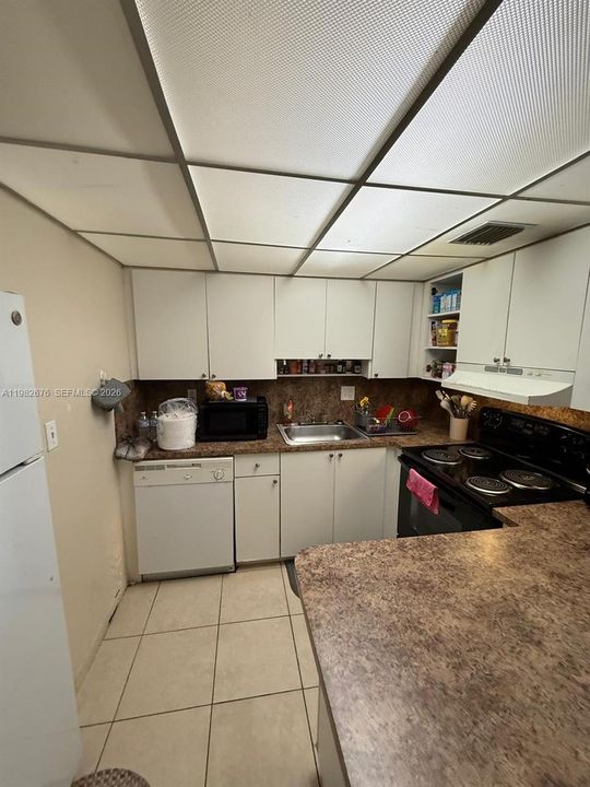 For Sale: $115,000 (1 beds, 1 baths, 800 Square Feet)
