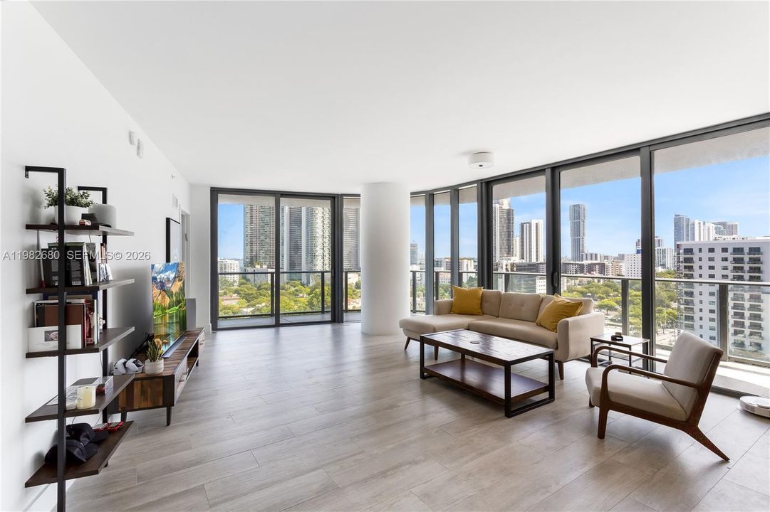 В аренду: $6,000 (2 спален, 2 ванн, 1096 Квадратных фут)