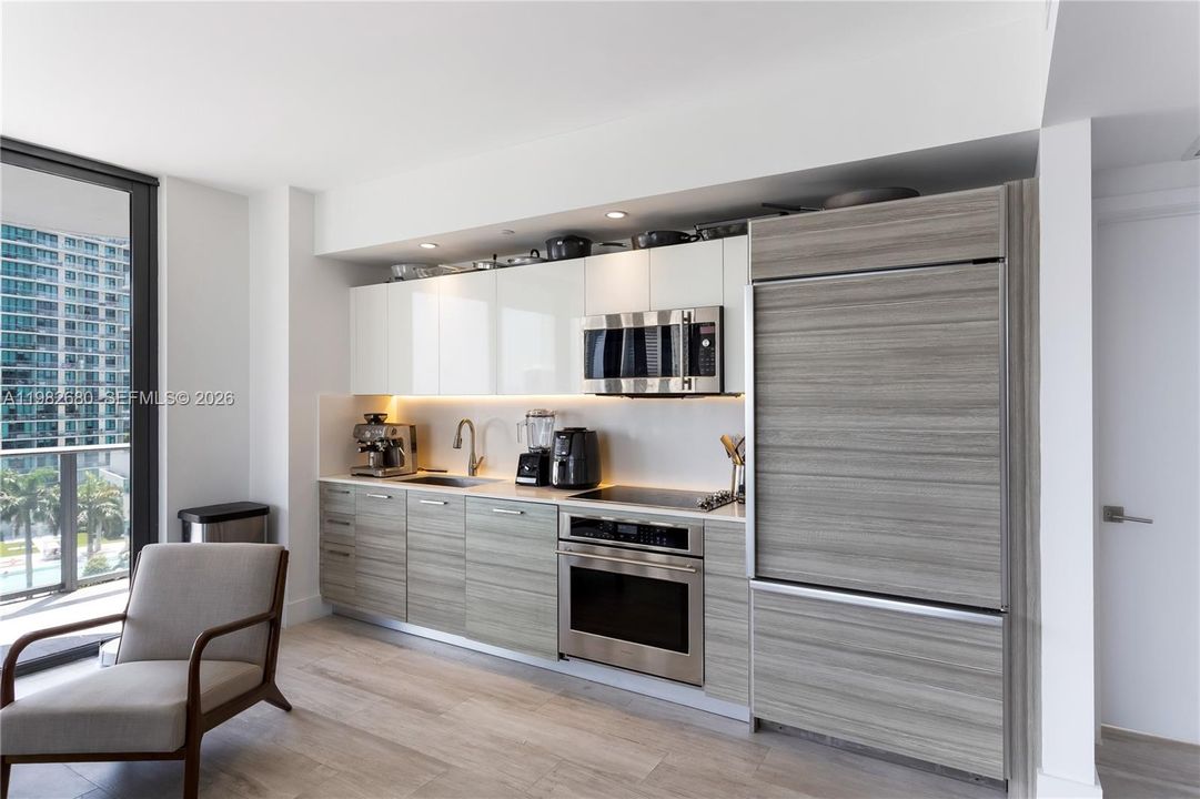 В аренду: $6,000 (2 спален, 2 ванн, 1096 Квадратных фут)