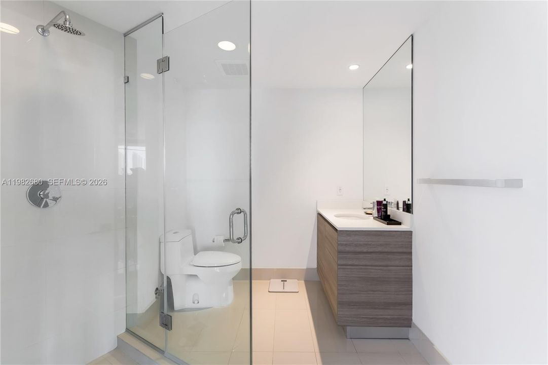 В аренду: $6,000 (2 спален, 2 ванн, 1096 Квадратных фут)