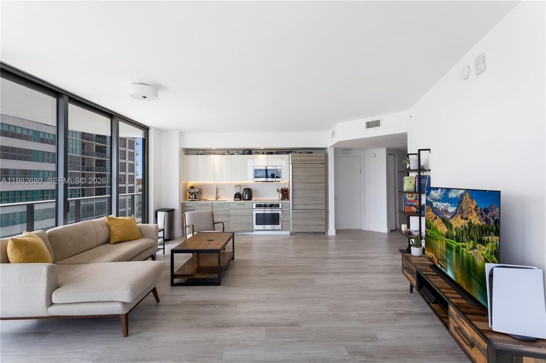 В аренду: $6,000 (2 спален, 2 ванн, 1096 Квадратных фут)