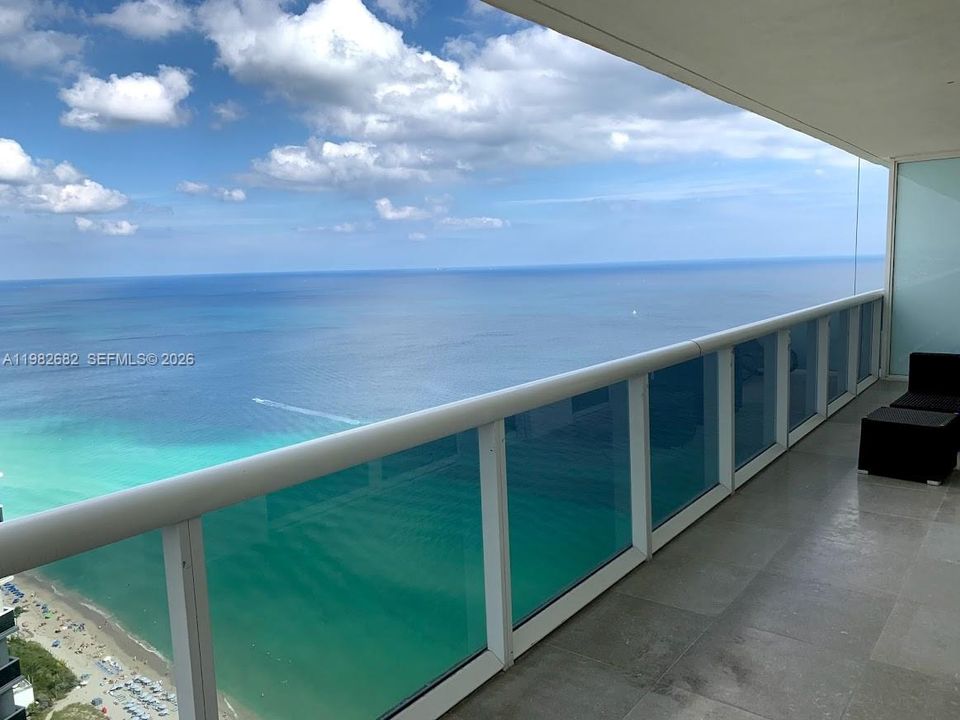 For Sale: $1,250,000 (2 beds, 2 baths, 1458 Square Feet)
