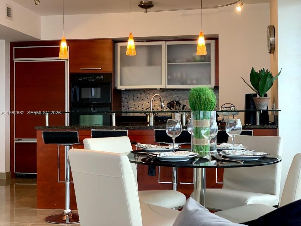 For Sale: $1,250,000 (2 beds, 2 baths, 1458 Square Feet)