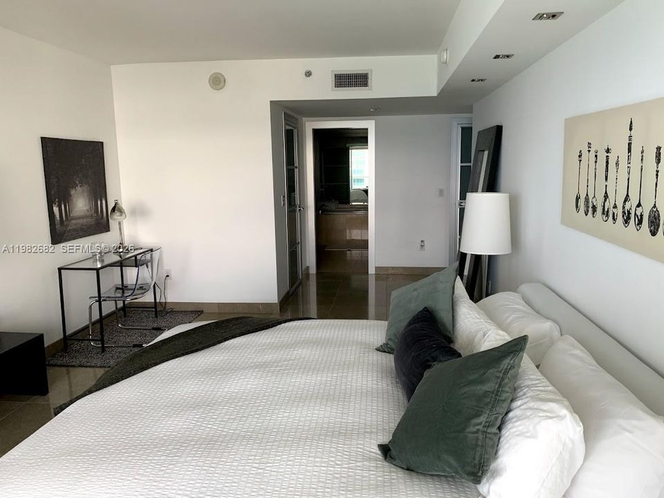 For Sale: $1,250,000 (2 beds, 2 baths, 1458 Square Feet)