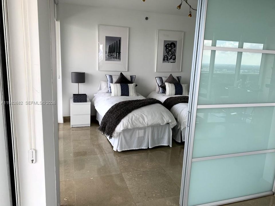 For Sale: $1,250,000 (2 beds, 2 baths, 1458 Square Feet)