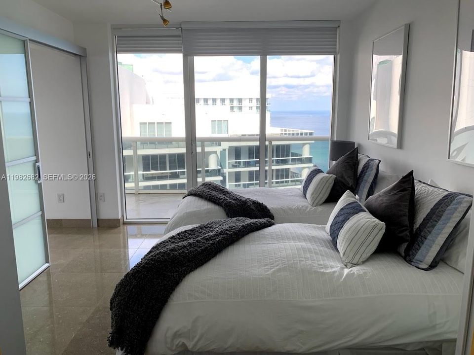 For Sale: $1,250,000 (2 beds, 2 baths, 1458 Square Feet)
