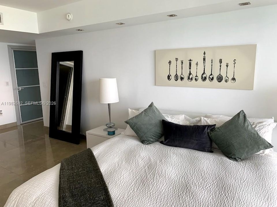 For Sale: $1,250,000 (2 beds, 2 baths, 1458 Square Feet)