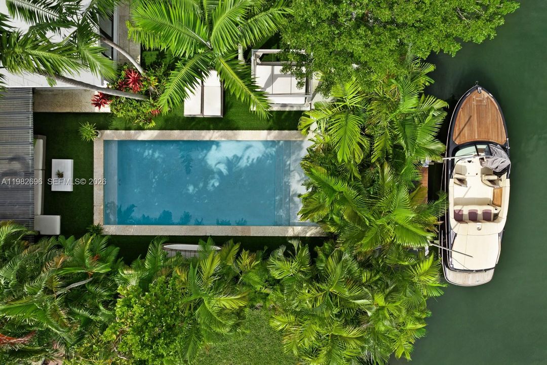 В аренду: $18,000 (3 спален, 2 ванн, 2040 Квадратных фут)