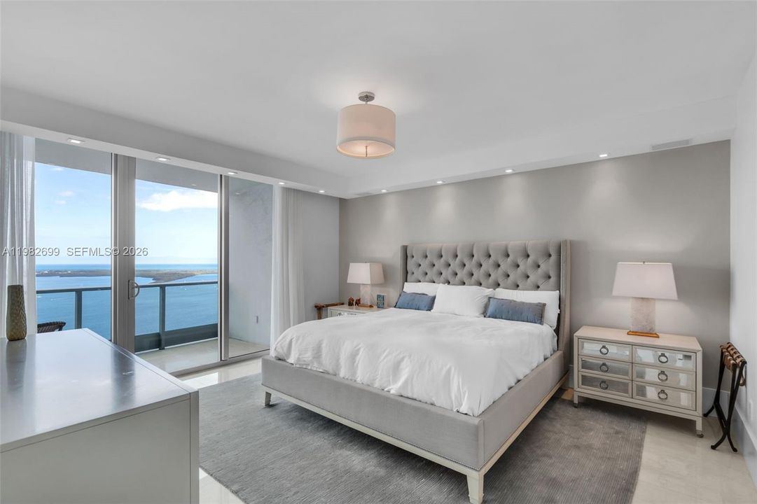 For Sale: $1,990,000 (2 beds, 3 baths, 1730 Square Feet)