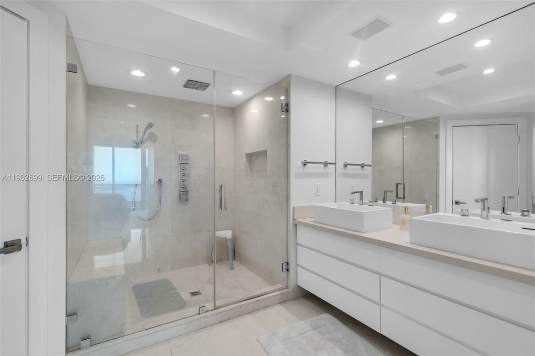 For Sale: $1,990,000 (2 beds, 3 baths, 1730 Square Feet)