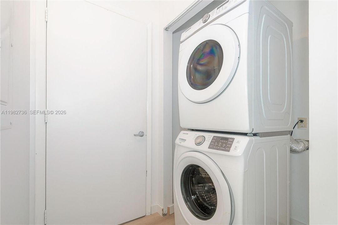 Large Capacity Washer/Dryer