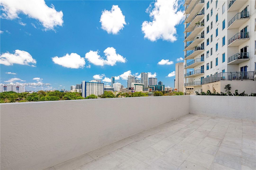 En Venta: $359,750 (1 camas, 1 baños, 782 Pies cuadrados)