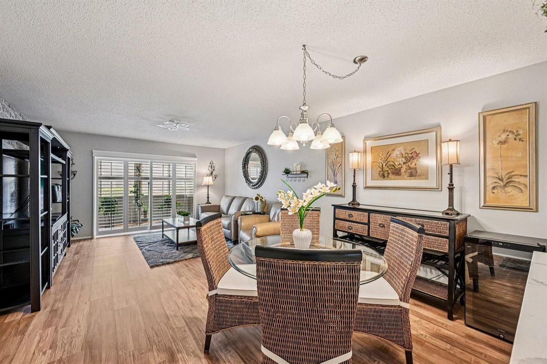 12-web-or-mls-W Greenway Dr-S1202-012