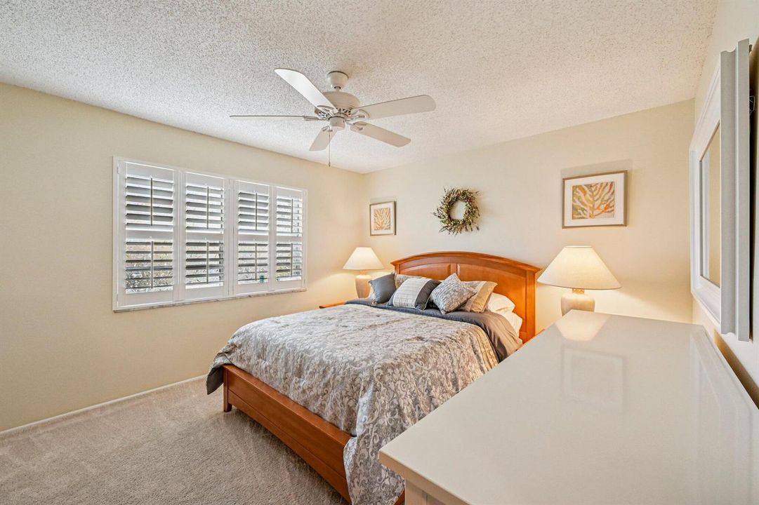 22-web-or-mls-W Greenway Dr-S1202-022