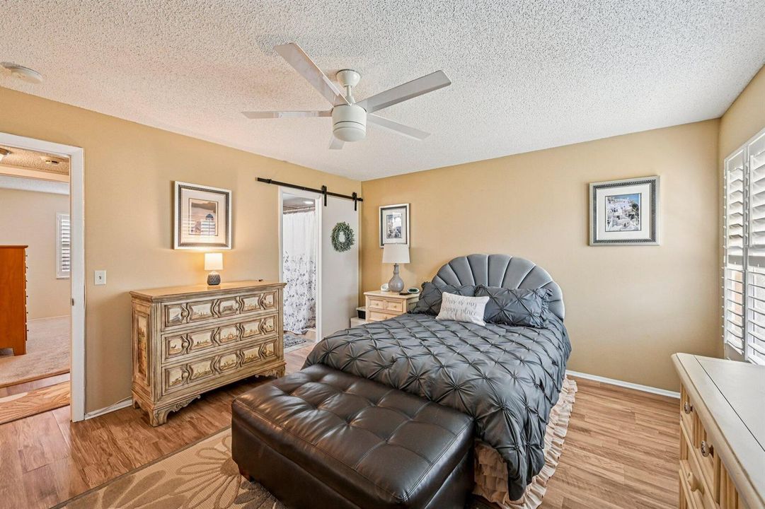 19-web-or-mls-W Greenway Dr-S1202-019