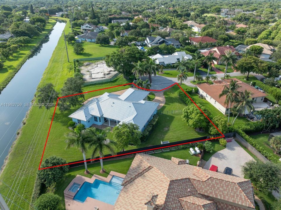 Vendido Recientemente: $1,599,000 (5 camas, 4 baños, 3209 Pies cuadrados)