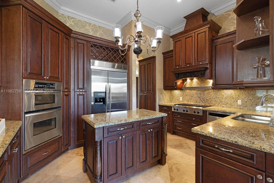 Vendido Recientemente: $1,599,000 (5 camas, 4 baños, 3209 Pies cuadrados)