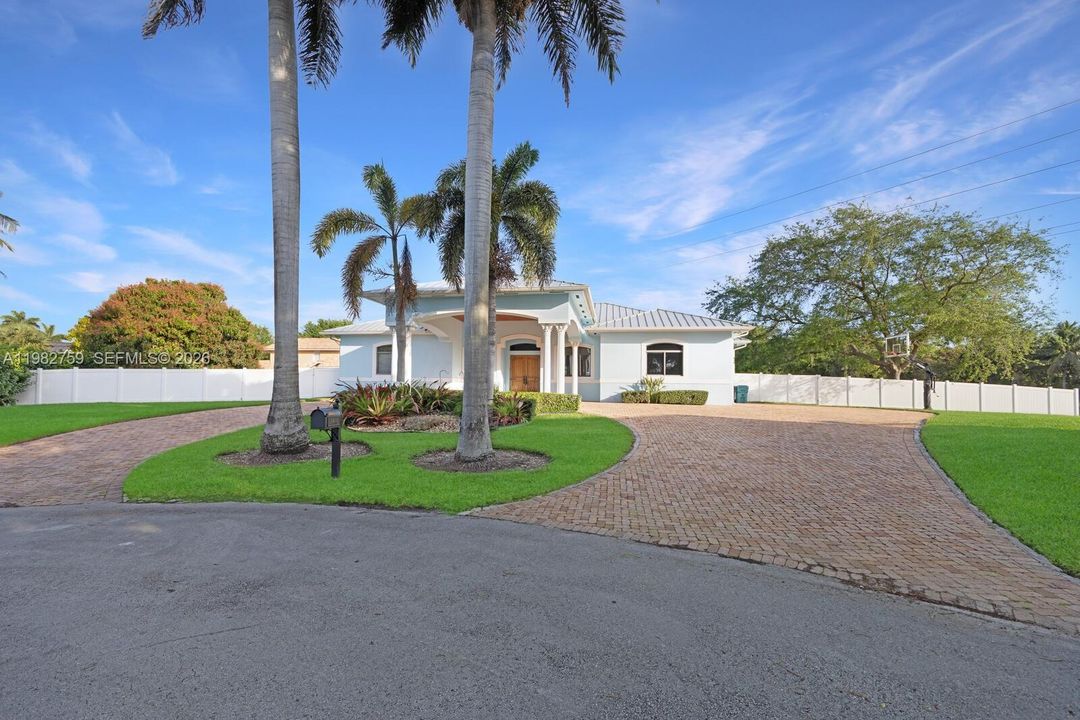 Vendido Recientemente: $1,599,000 (5 camas, 4 baños, 3209 Pies cuadrados)