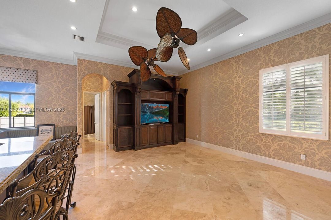 Vendido Recientemente: $1,599,000 (5 camas, 4 baños, 3209 Pies cuadrados)