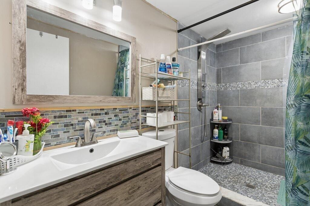 En Suite Bathroom