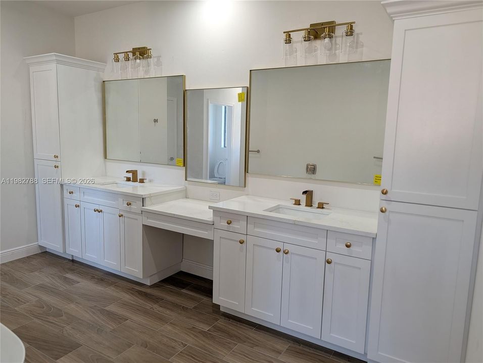 Active With Contract: $374,999 (4 beds, 3 baths, 2100 Square Feet)