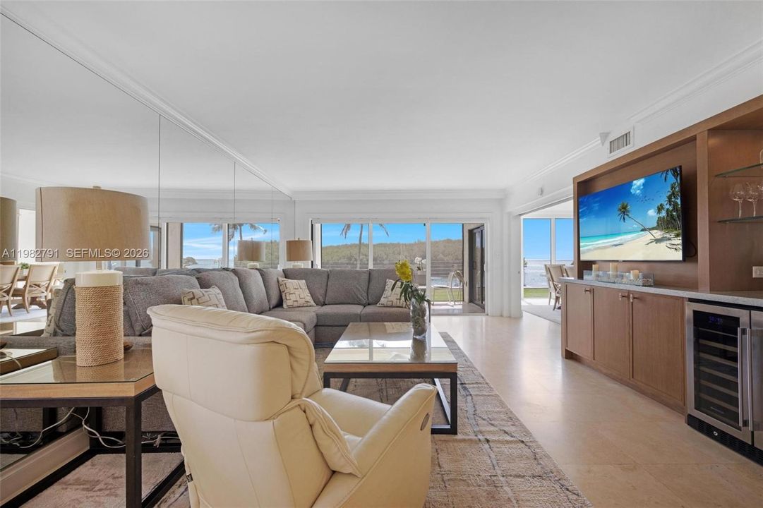 На продажу: $5,375,000 (4 спален, 3 ванн, 1970 Квадратных фут)