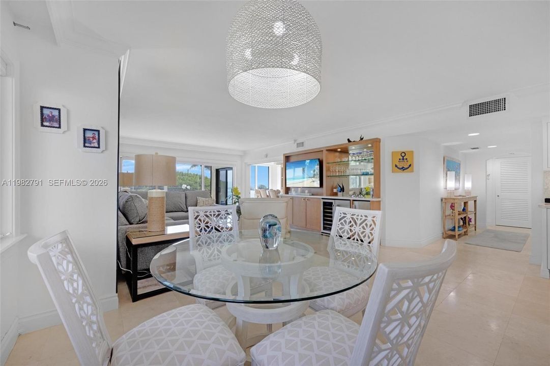 На продажу: $5,375,000 (4 спален, 3 ванн, 1970 Квадратных фут)