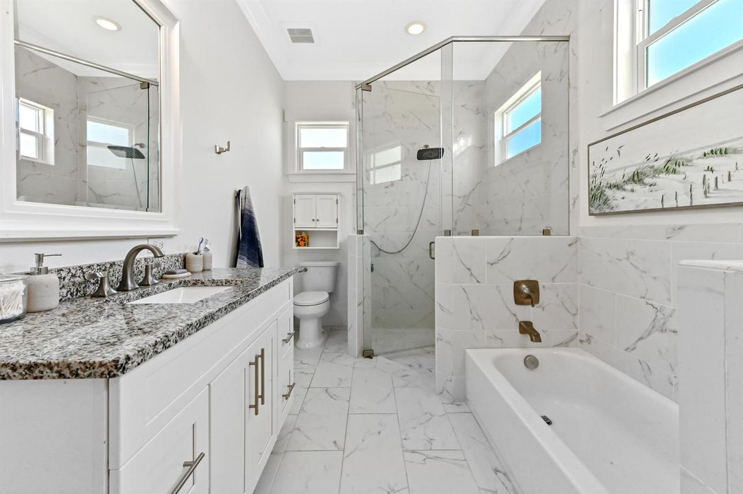 36 Bathroom 02