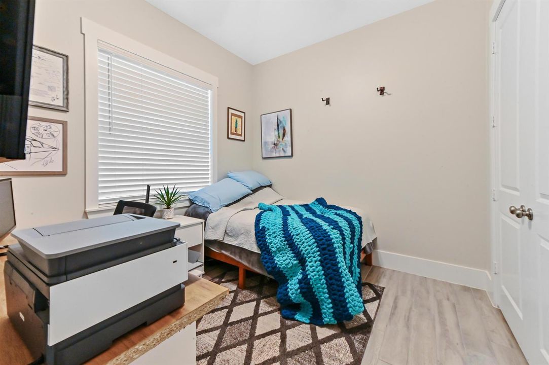 09 Bedroom 01