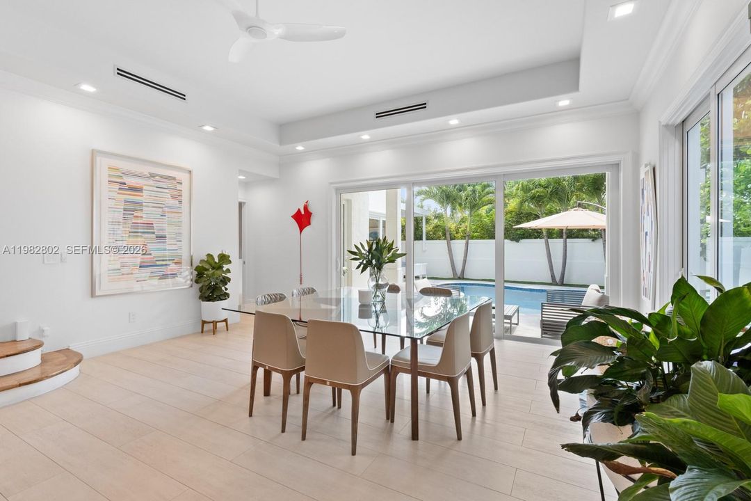 Active With Contract: $24,900 (5 beds, 6 baths, 3990 Square Feet)