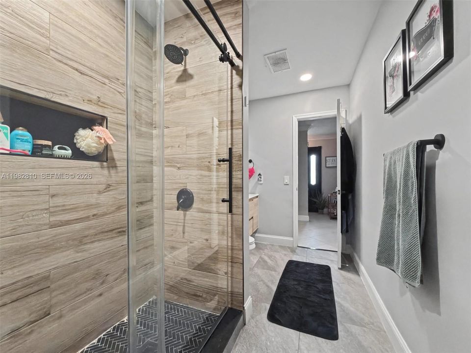 For Sale: $975,000 (4 beds, 2 baths, 2100 Square Feet)
