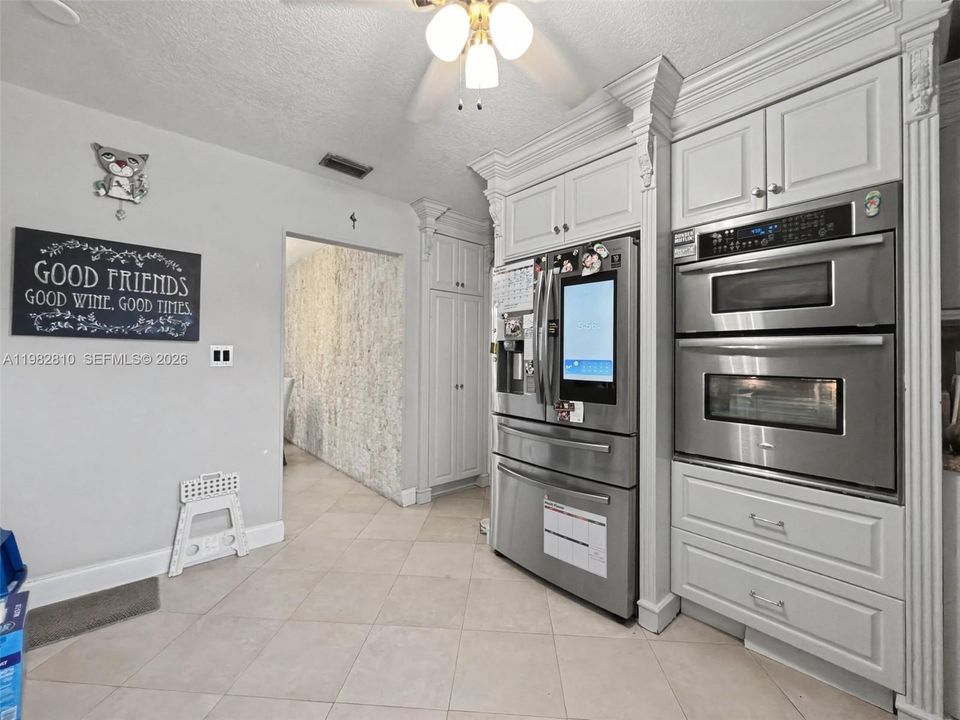 For Sale: $975,000 (4 beds, 2 baths, 2100 Square Feet)