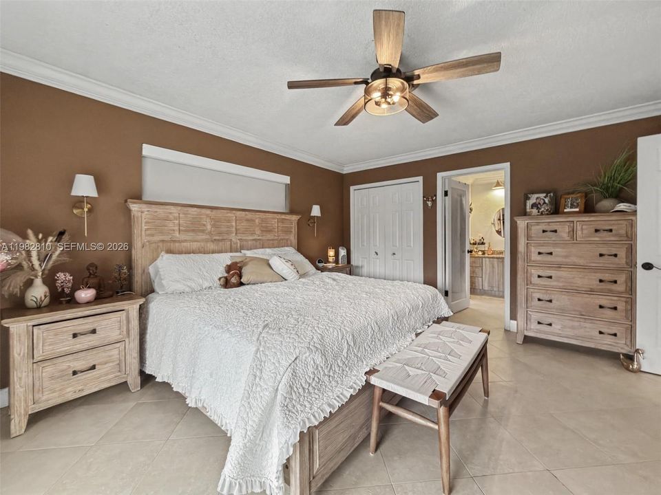 For Sale: $975,000 (4 beds, 2 baths, 2100 Square Feet)