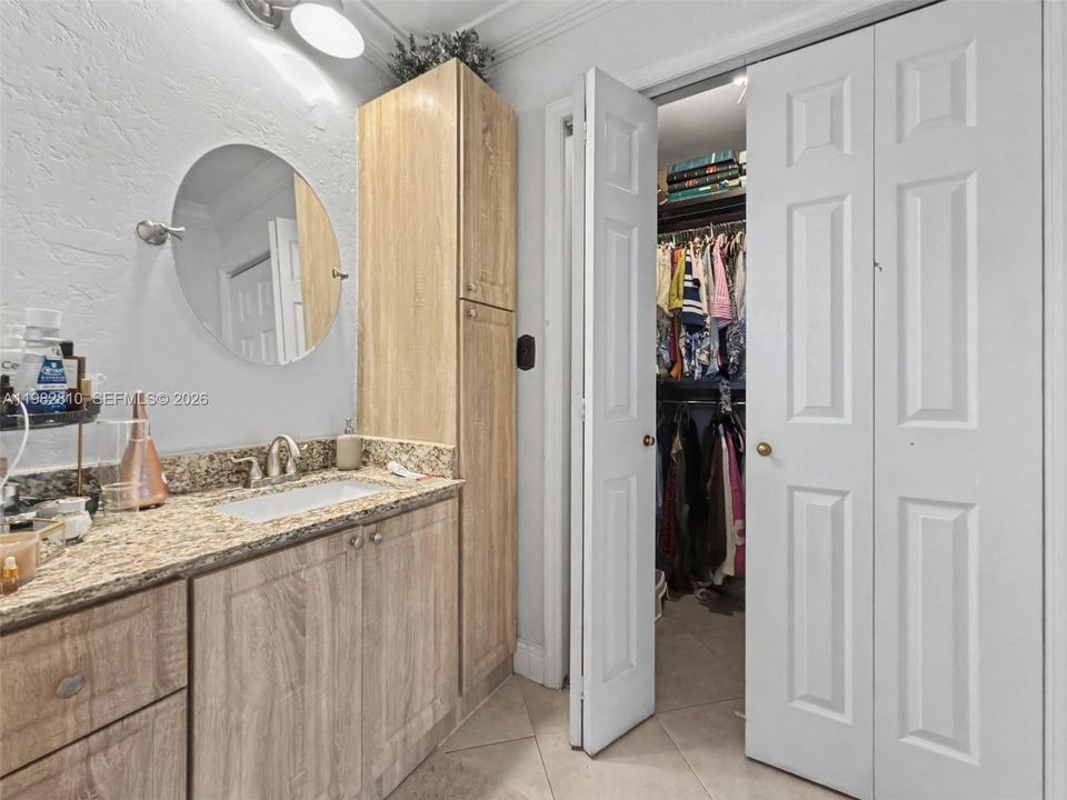 For Sale: $975,000 (4 beds, 2 baths, 2100 Square Feet)
