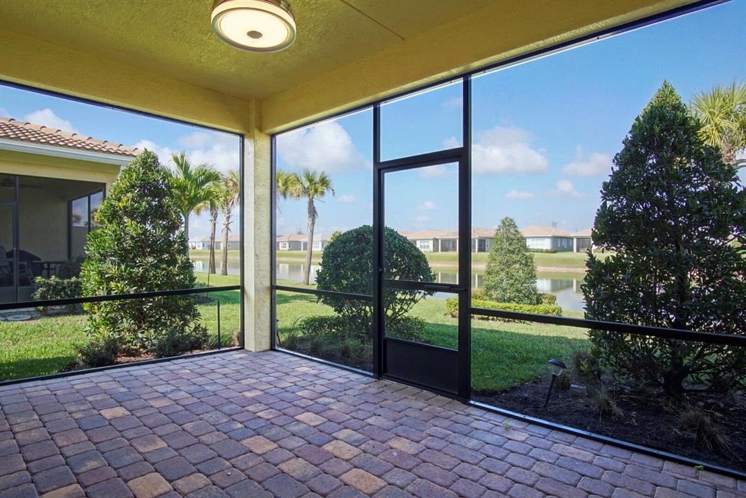 Spacious screened patio