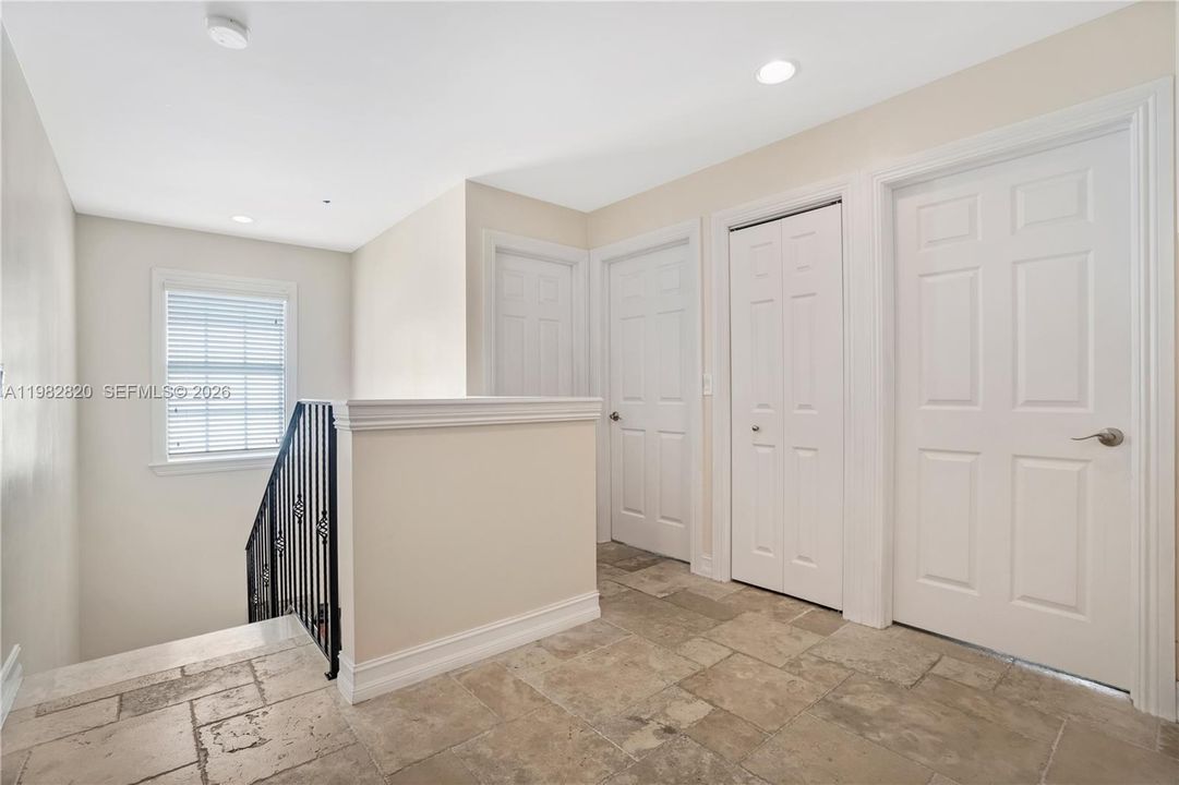 For Sale: $1,150,000 (4 beds, 4 baths, 2878 Square Feet)