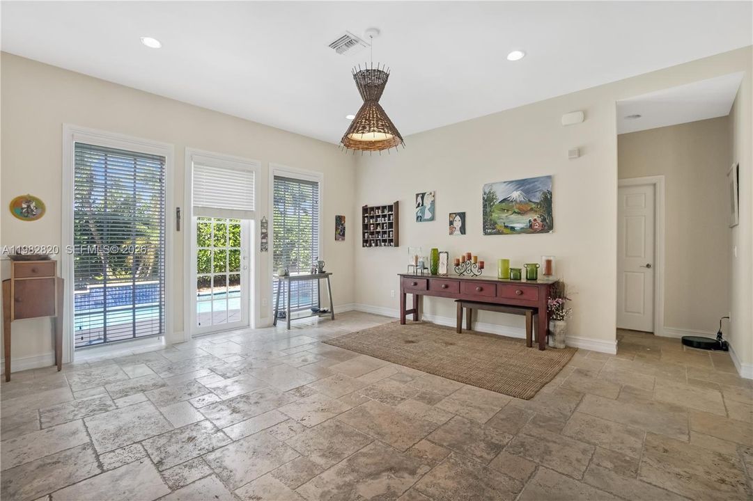 For Sale: $1,150,000 (4 beds, 4 baths, 2878 Square Feet)