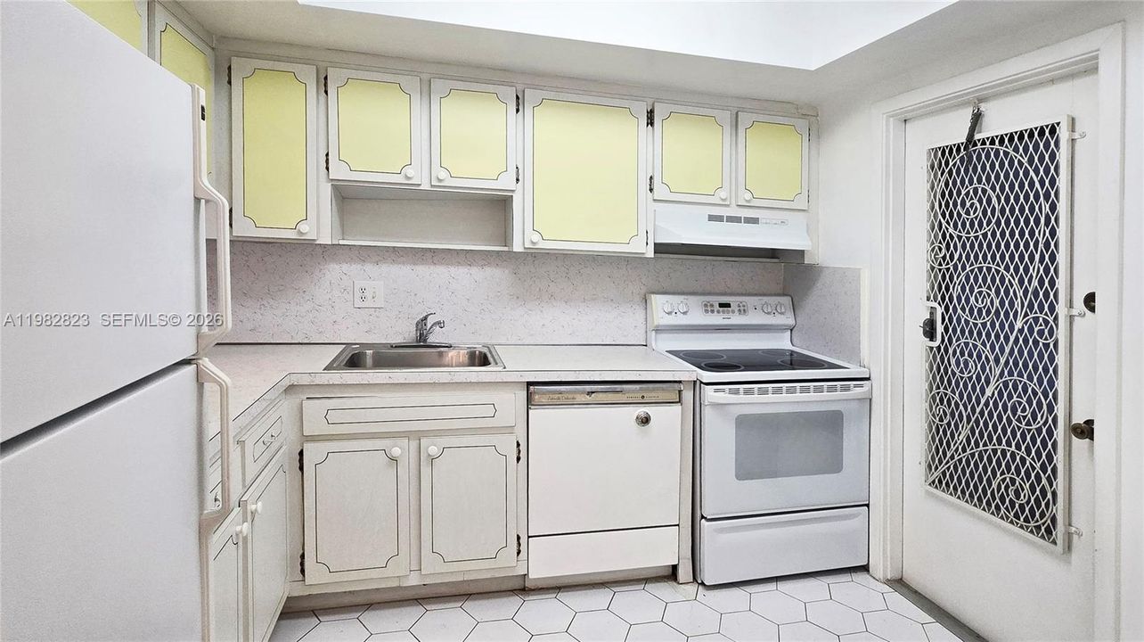 Active With Contract: $135,000 (2 beds, 2 baths, 0 Square Feet)