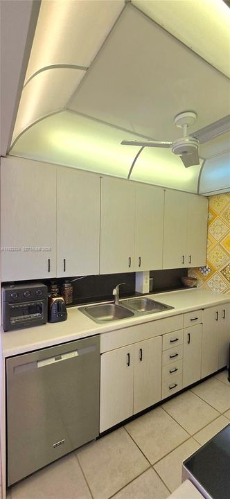 На продажу: $149,000 (2 спален, 1 ванн, 860 Квадратных фут)
