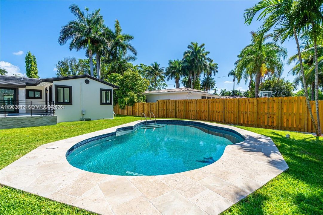 Active With Contract: $1,050,000 (3 beds, 2 baths, 1676 Square Feet)