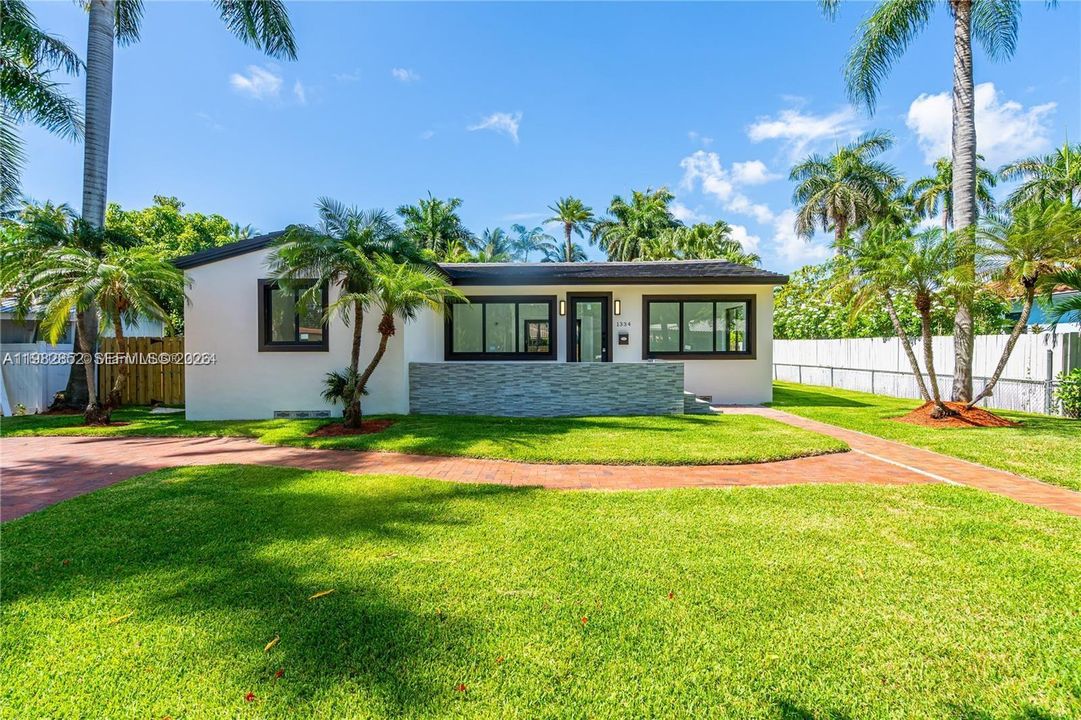 Active With Contract: $1,050,000 (3 beds, 2 baths, 1676 Square Feet)