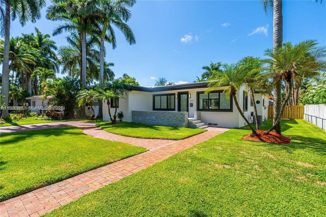 Active With Contract: $1,050,000 (3 beds, 2 baths, 1676 Square Feet)