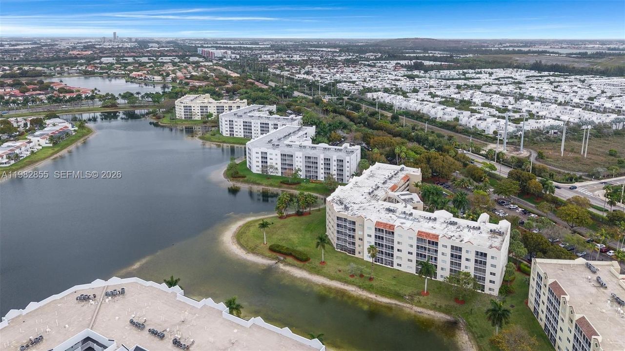 На продажу: $495,000 (3 спален, 2 ванн, 1710 Квадратных фут)