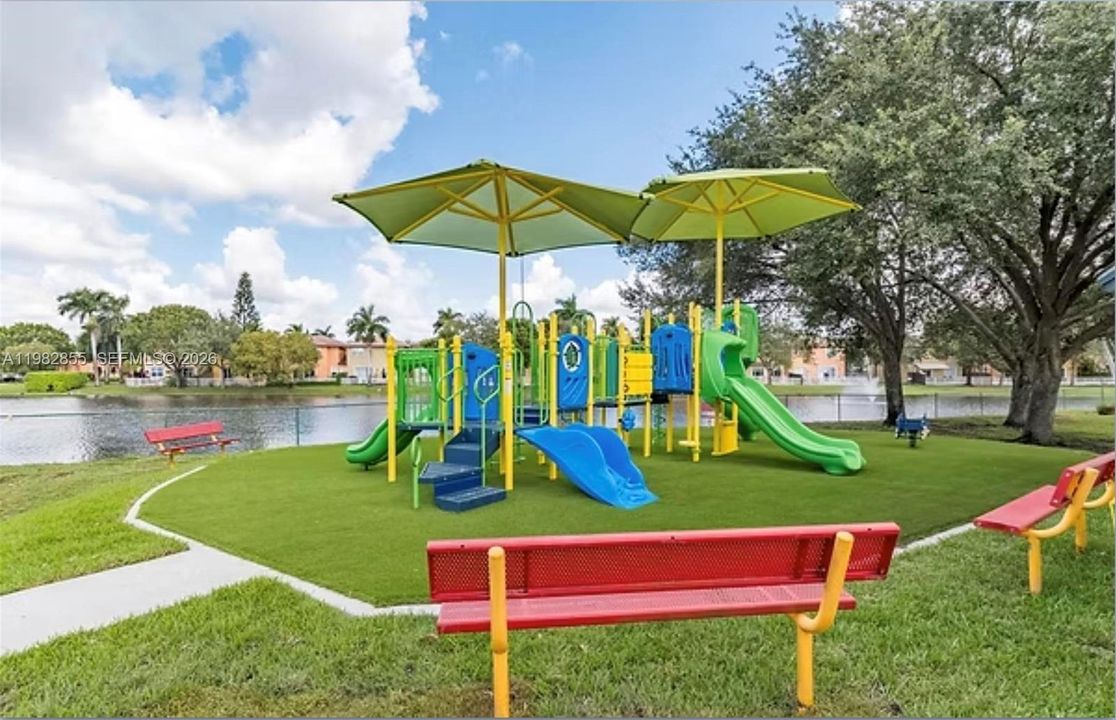 На продажу: $495,000 (3 спален, 2 ванн, 1710 Квадратных фут)