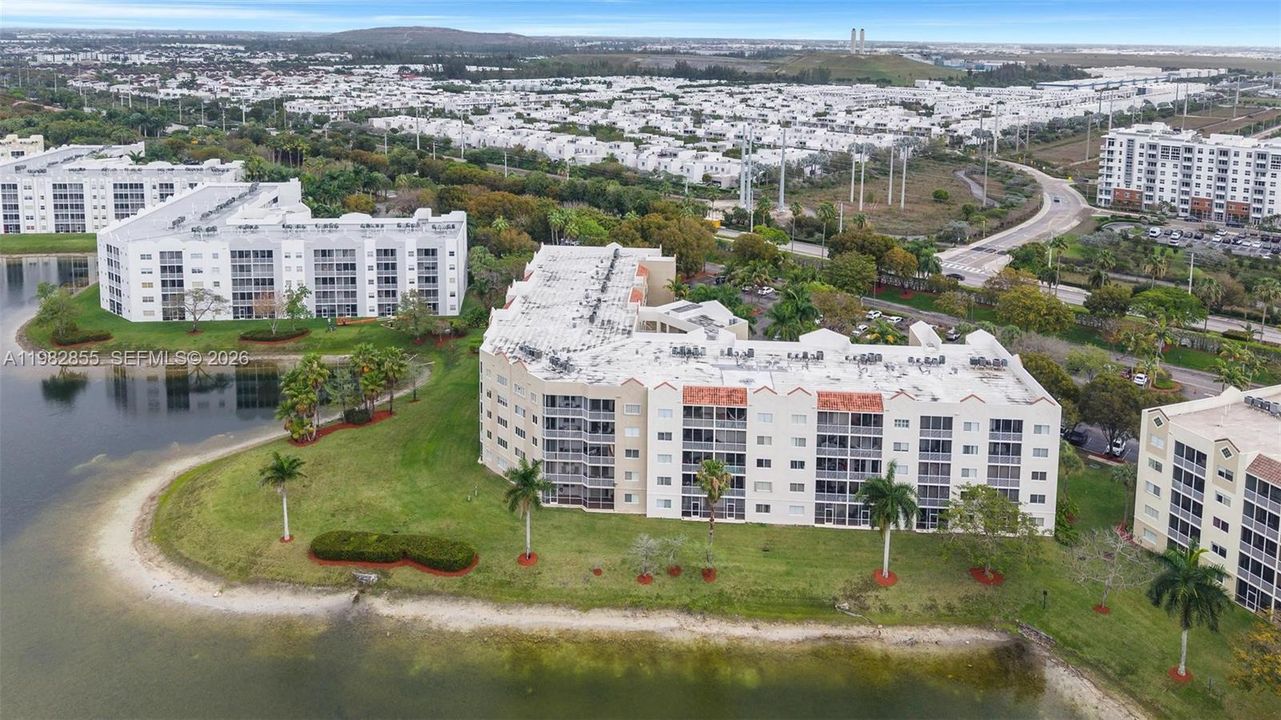 На продажу: $495,000 (3 спален, 2 ванн, 1710 Квадратных фут)