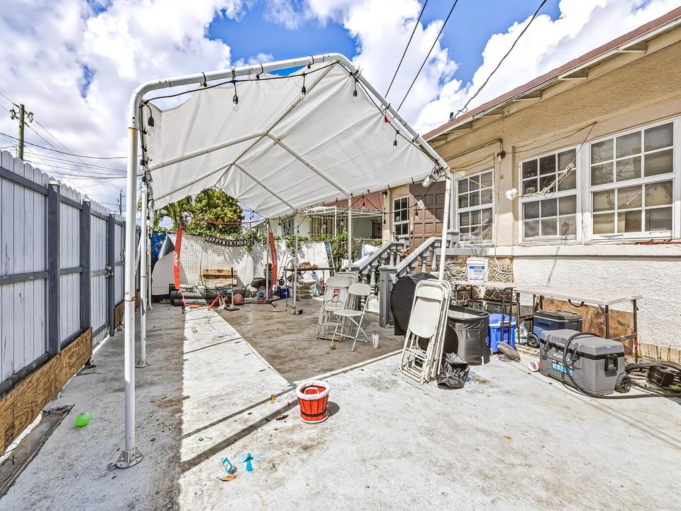 SIDEYARD2
